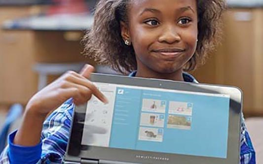kids using HP laptops